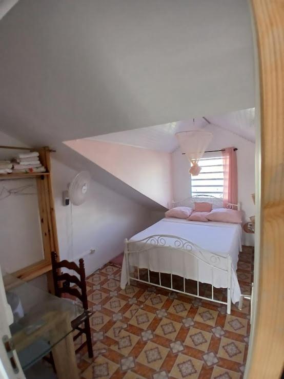 Hotel Au D Location Grand-Bourg  Esterno foto