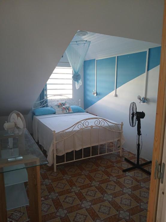 Hotel Au D Location Grand-Bourg  Esterno foto